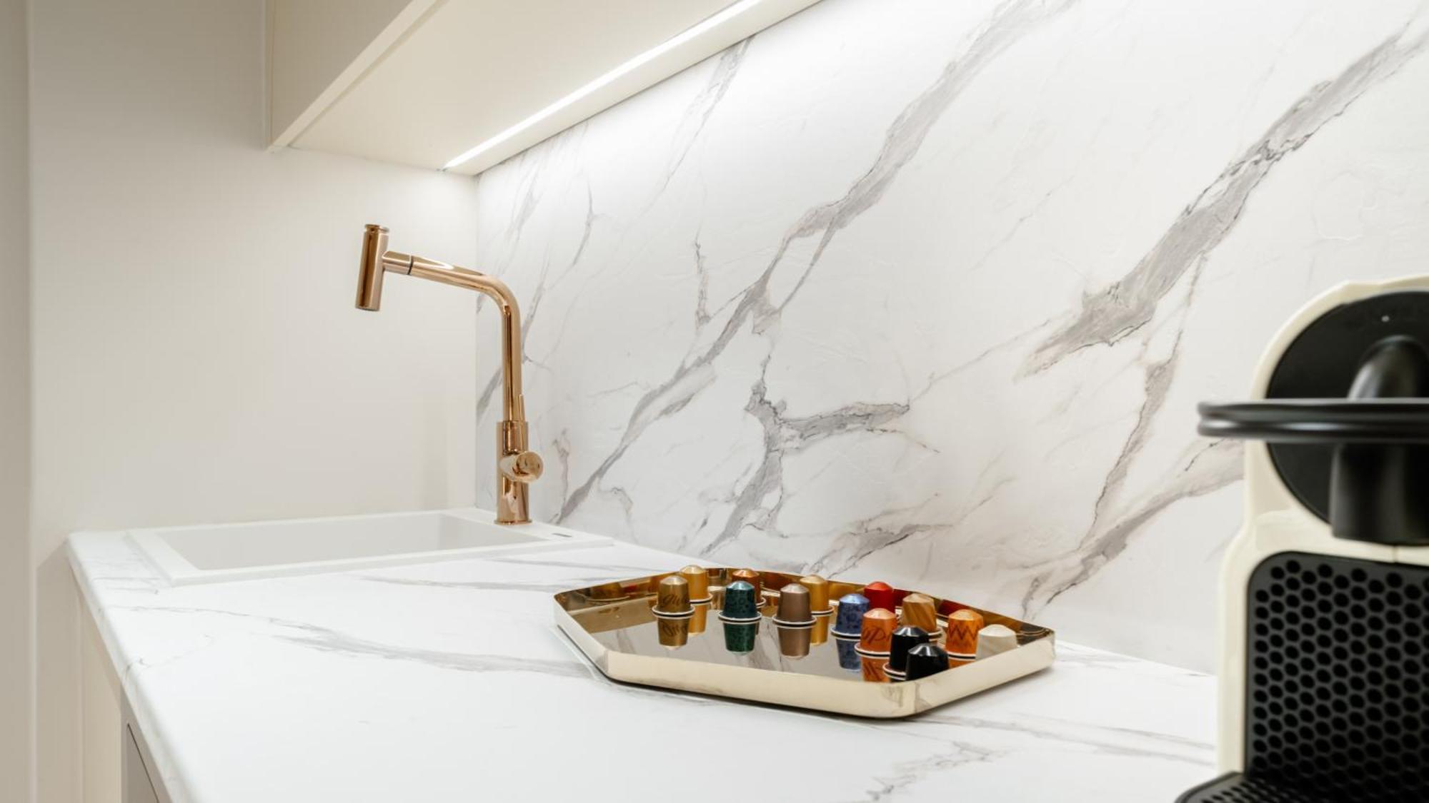 Dion Luxury Suites Athén Kültér fotó